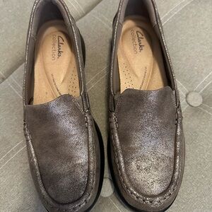 Clarks Pewter Slip-On Loafer Shoes Size 10M